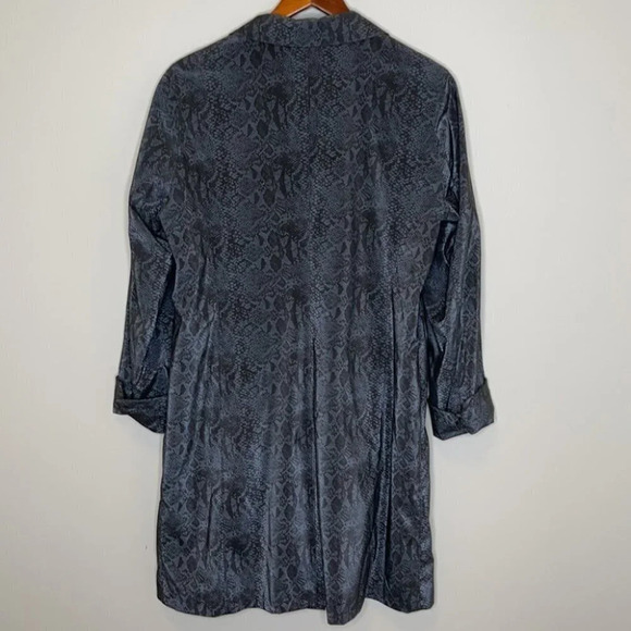VINTAGE Utex Vinyl Trench Rain Coat Grey Snake Print Waterproof Mobwife Size M - Picture 4 of 9